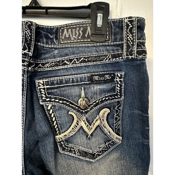 Miss Me M Series Size 28 Buckle Exclusive Jeans Boot Cut Women’s EUC - Picture 4 of 4
